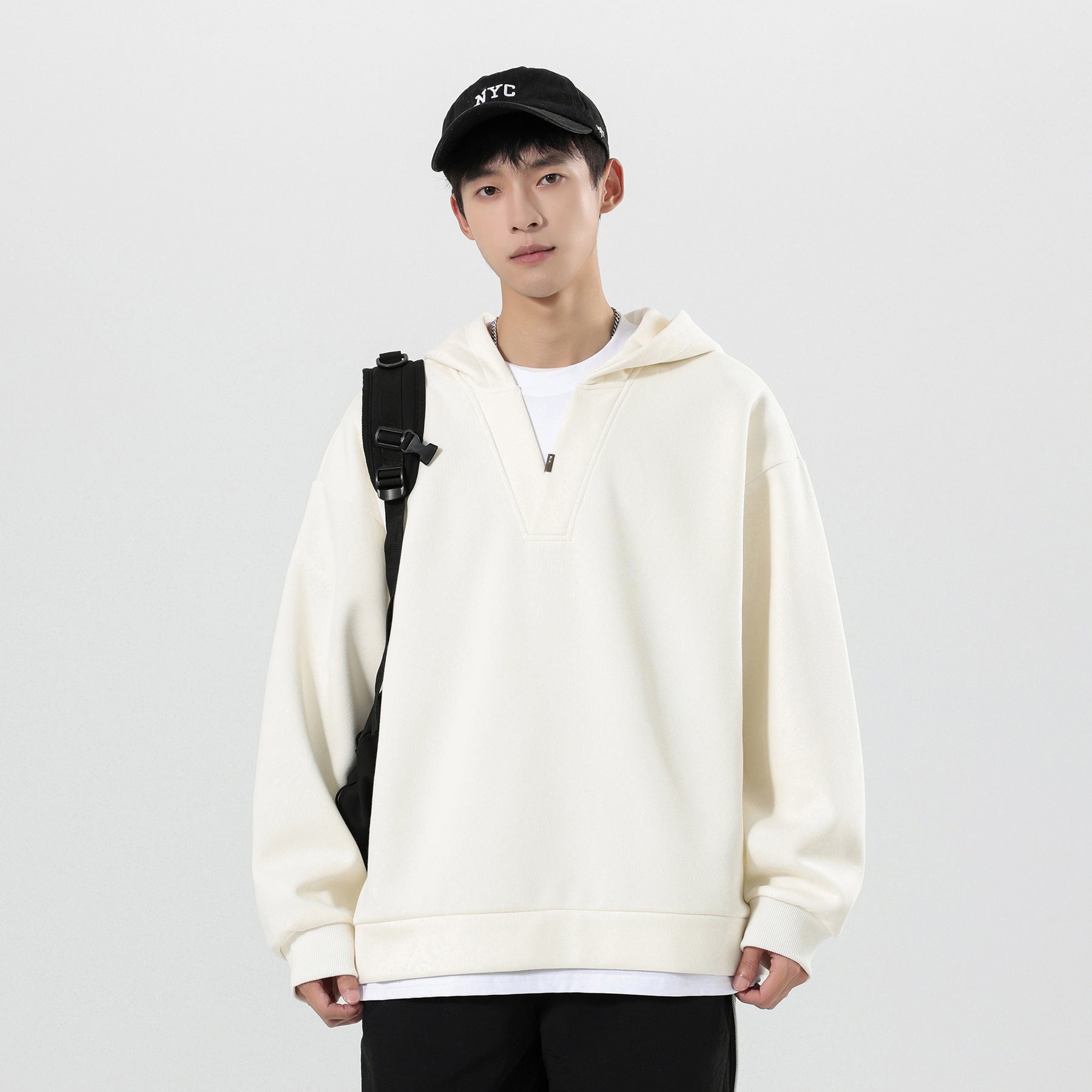 Fake two V-neck hooded men's hoodies for autumn and winter