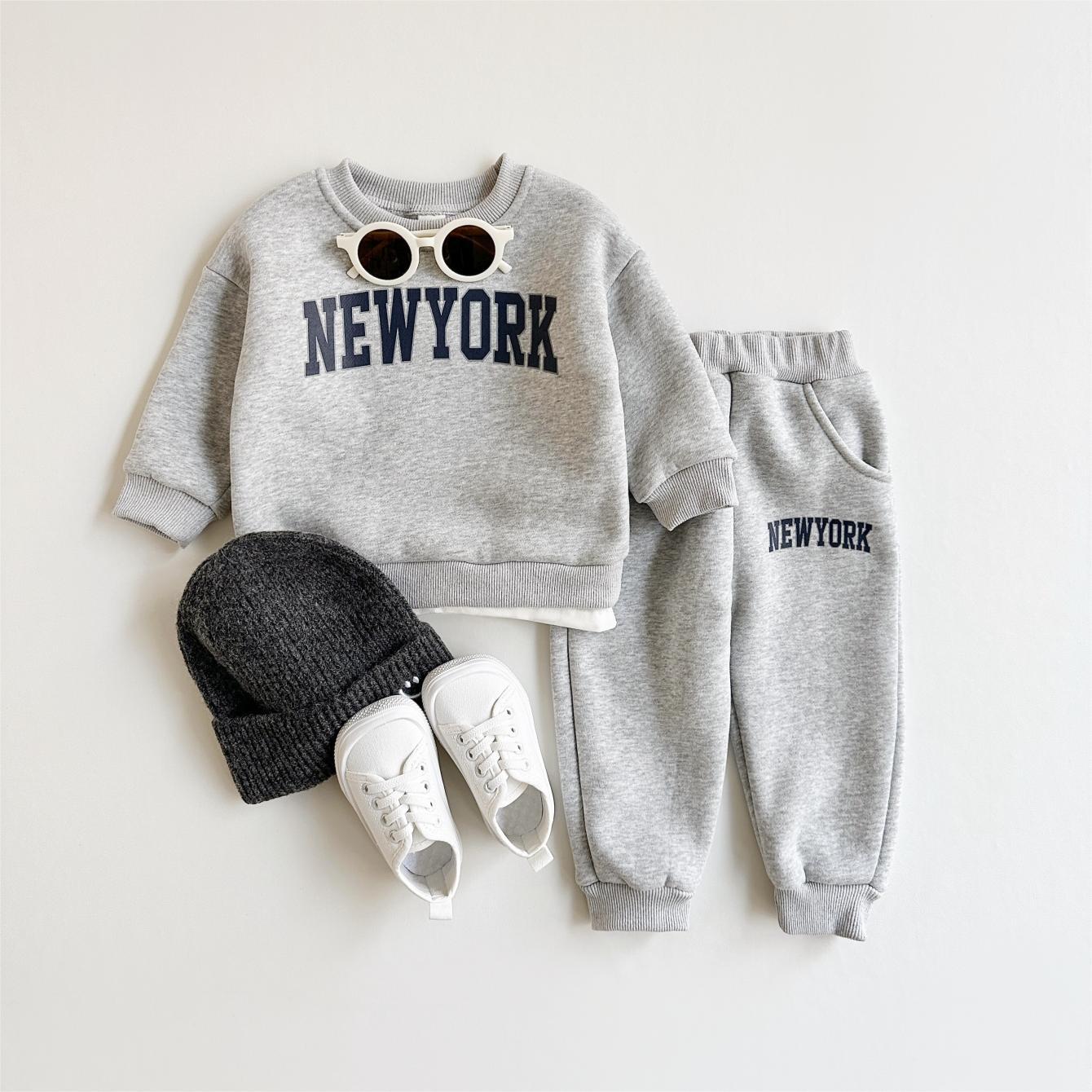 Fake two long sleeved hoodies with letter printing and sports pants