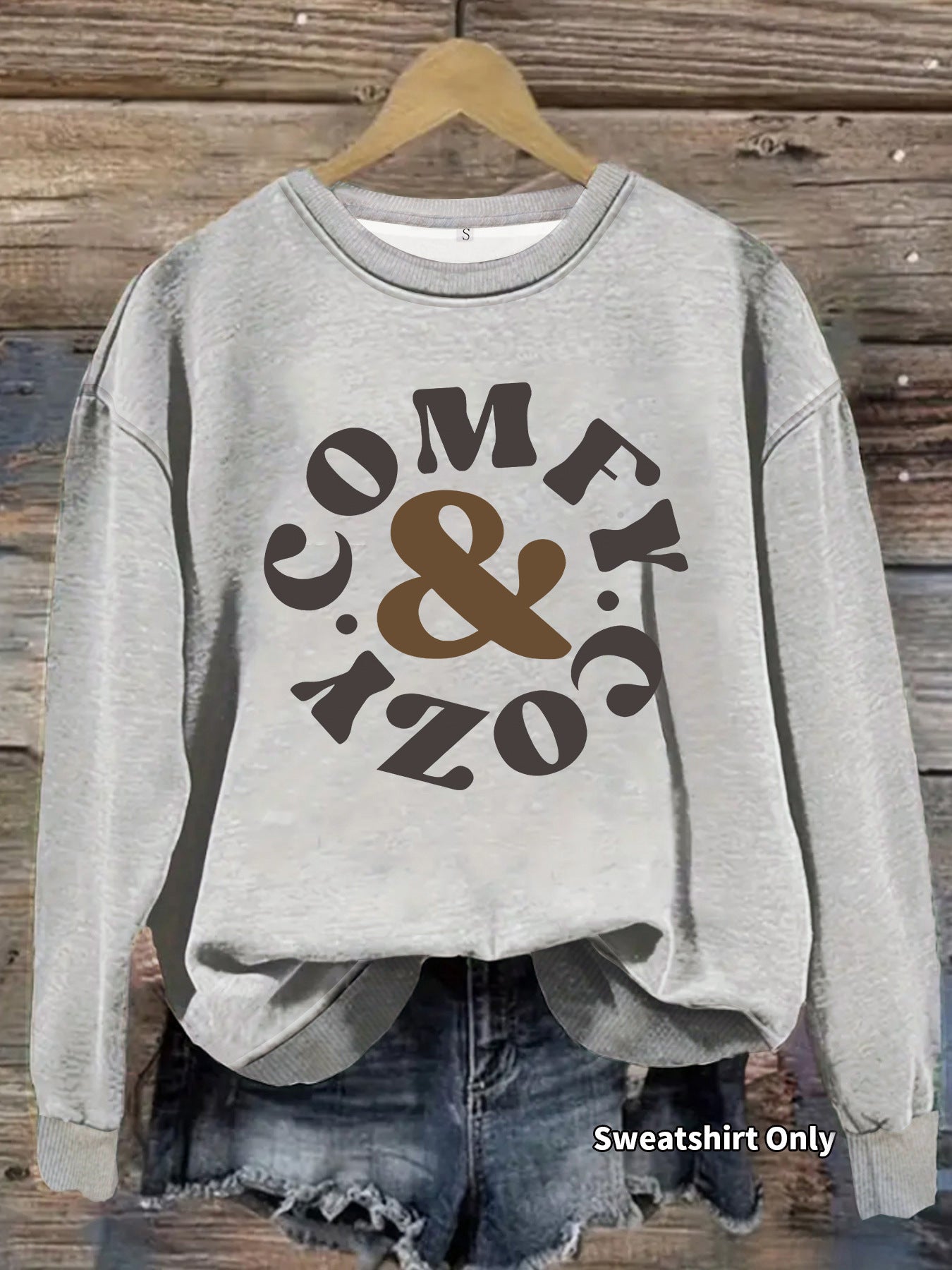 Round neck hoodie with female letters