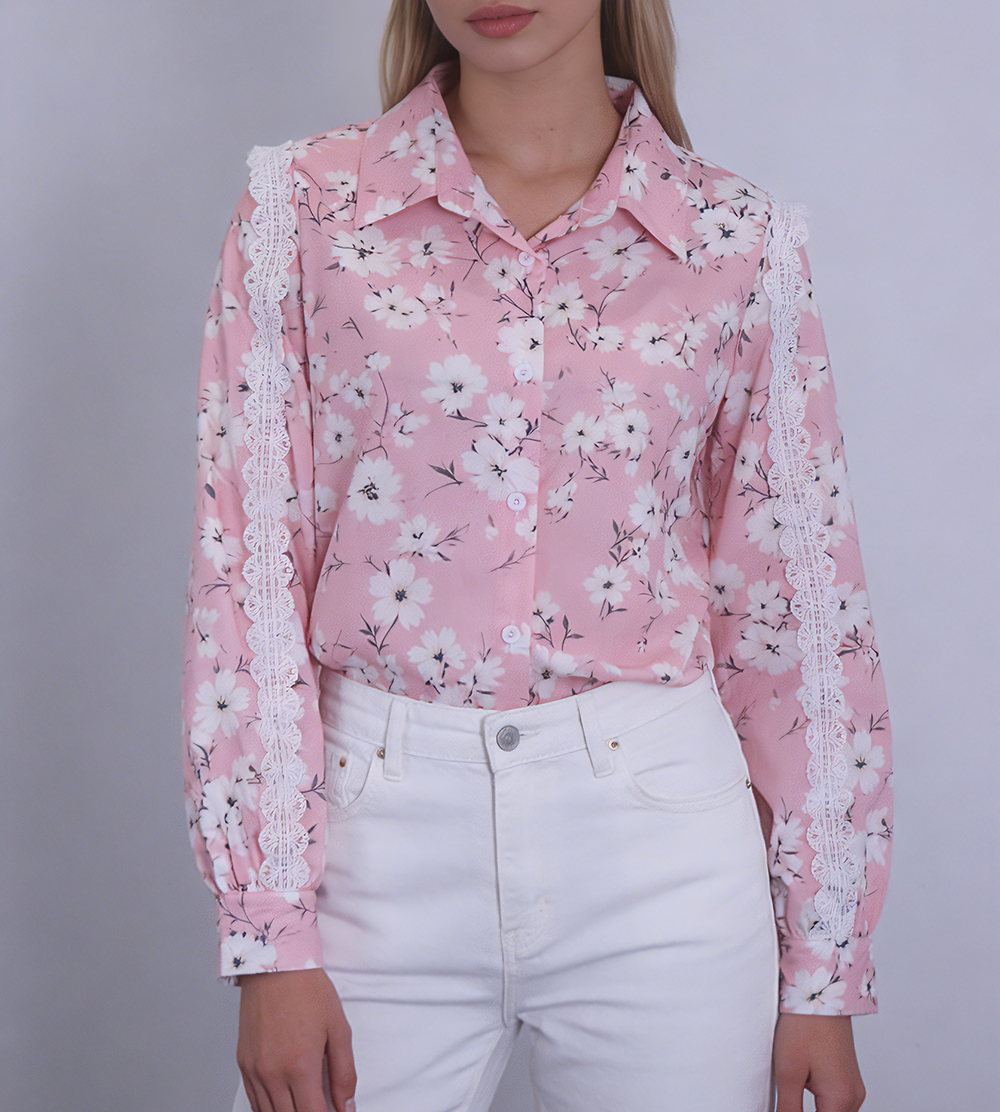 Women's fashionable casual shirt with lace-trimmed sleeves and fresh print.