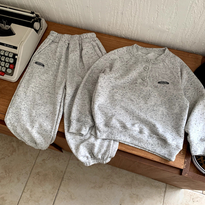 Two piece set of children's hoodies and pants for sports and leisure