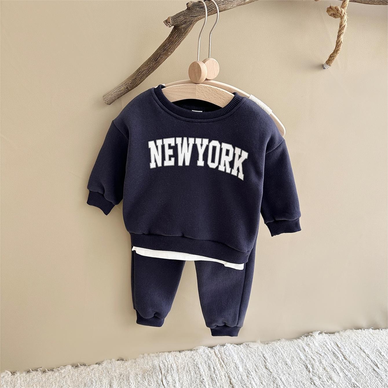 Fake two long sleeved hoodies with letter printing and sports pants