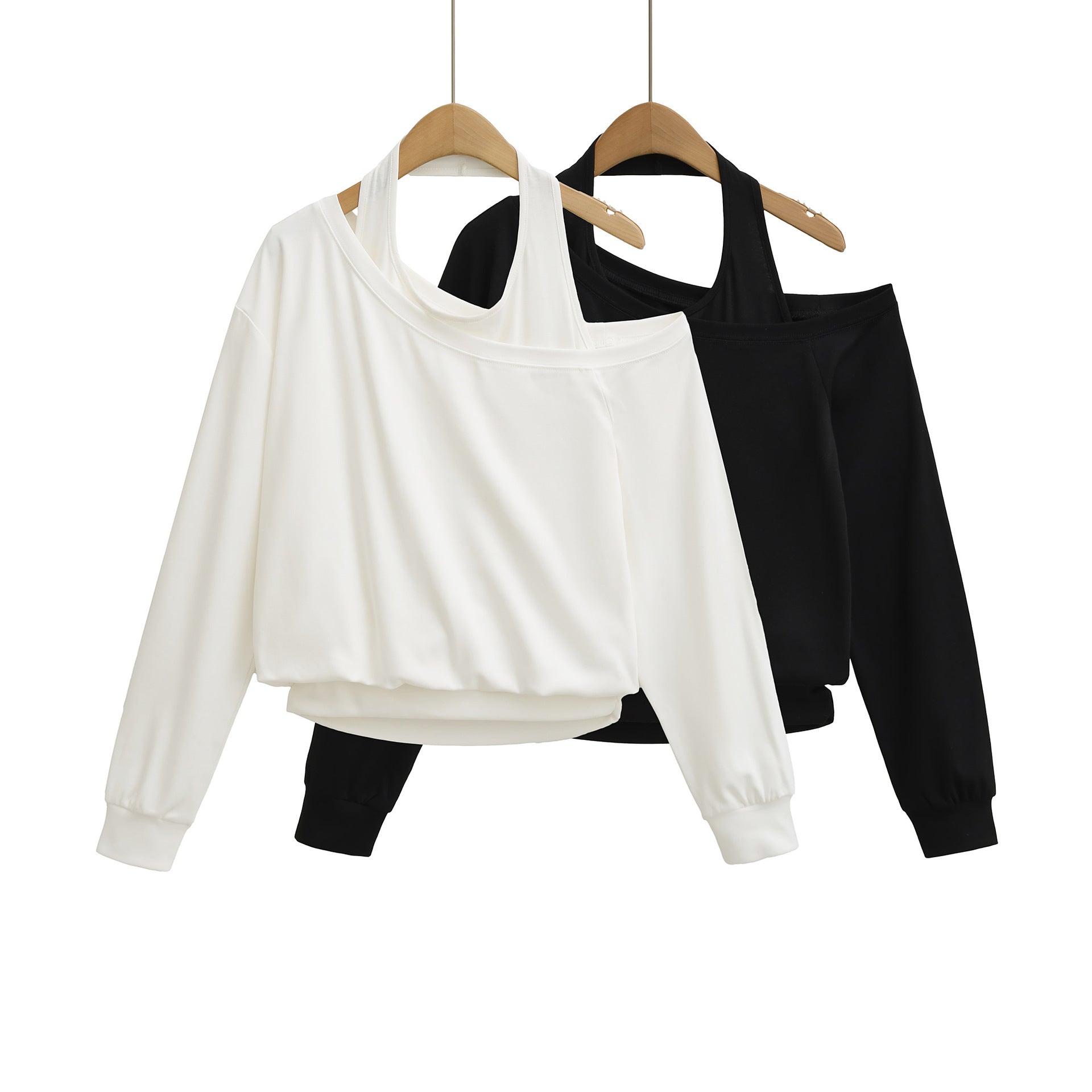 Fake two loose and lazy neck hanging hoodies with sloping shoulders