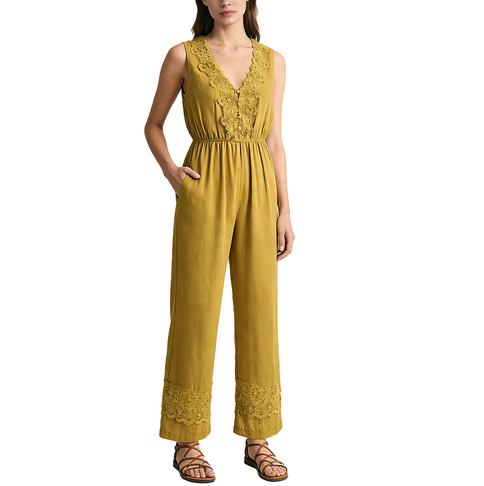 Women's fashionable chiffon pleated dress with cutout details at the chest