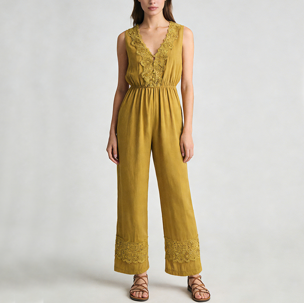 Women's fashionable chiffon pleated dress with cutout details at the chest